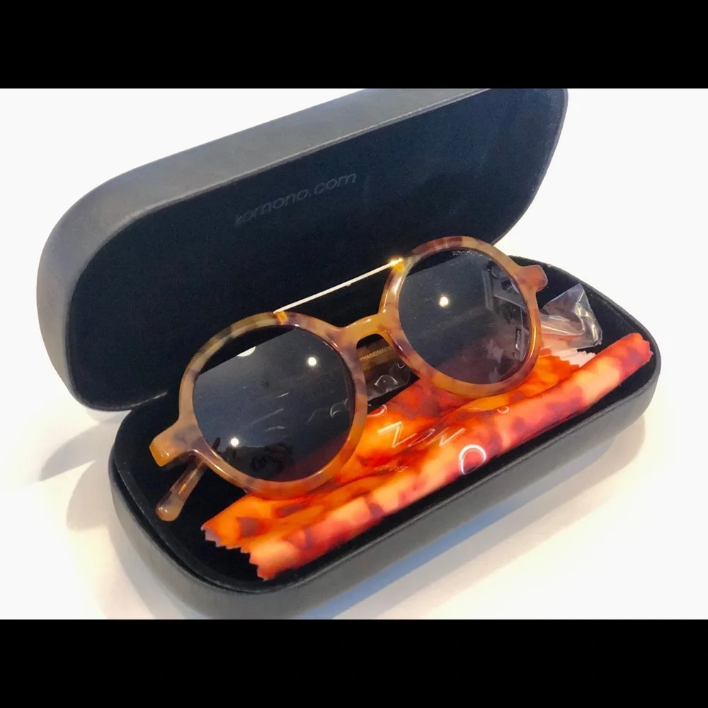 KOMONO Vivien Caramel Demi Sunglasses (NEW) tortoise round